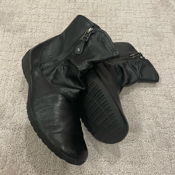 Josef Seibel Black Naly Leather Bootie, Size 39 EEUC like new - Picture 6 of 10